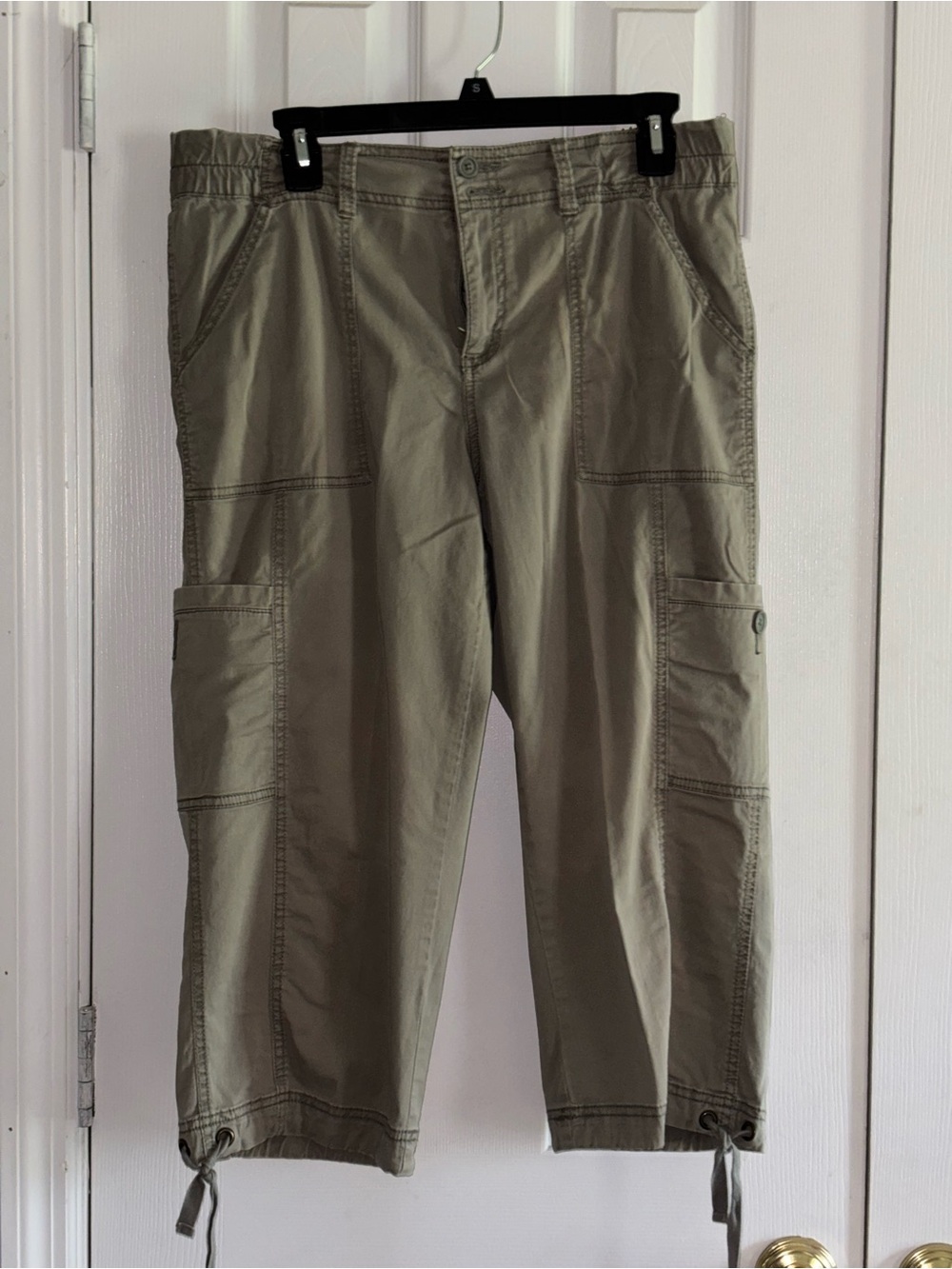 St. John's Bay Olive Green Women's Cargo Capris